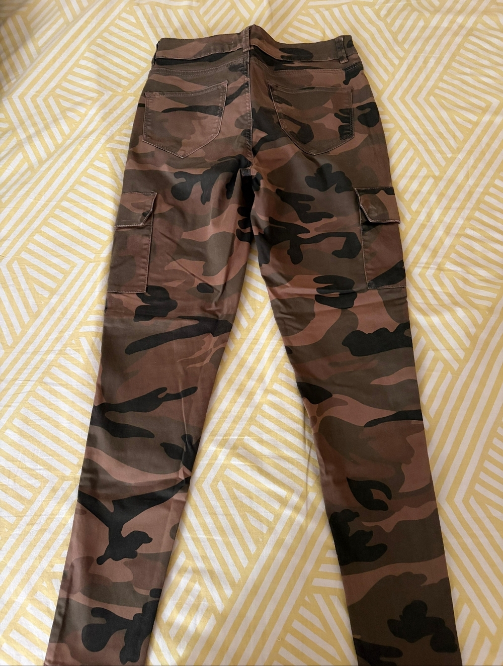 90's Cargo Pants Brown and Olive Camo Cargo Pants - Picture 7 of 8